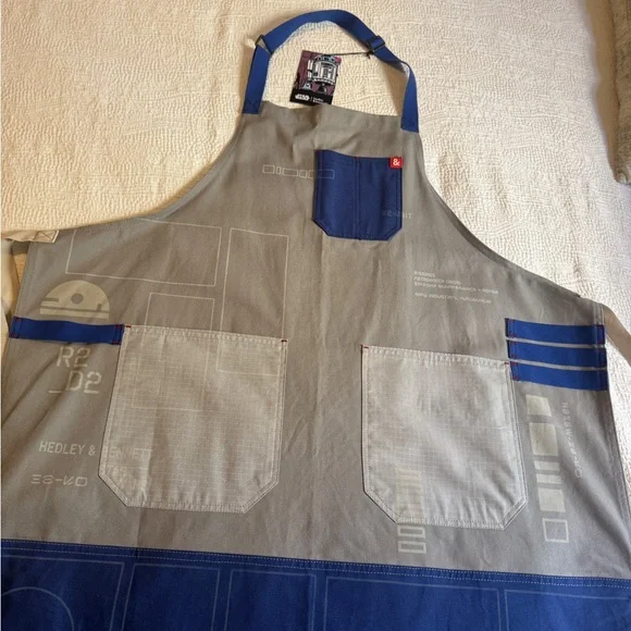 NWT Hedley & Bennett Star Wars R2-D2 essential Apron - Picture 2 of 4